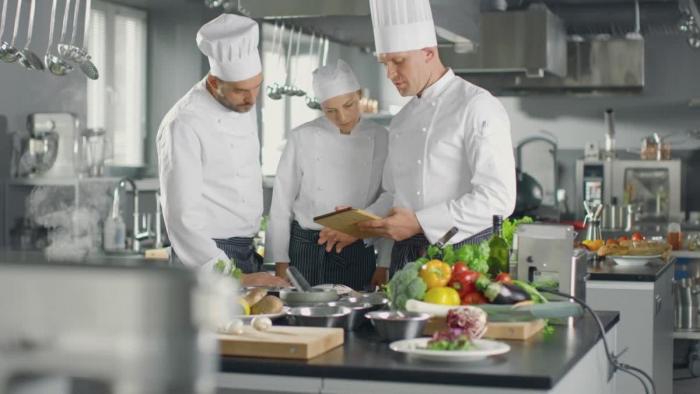 повара на кухне повара на кухне